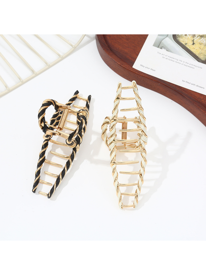 Beau - Open Oval Design Plated Alloy Claw Clip