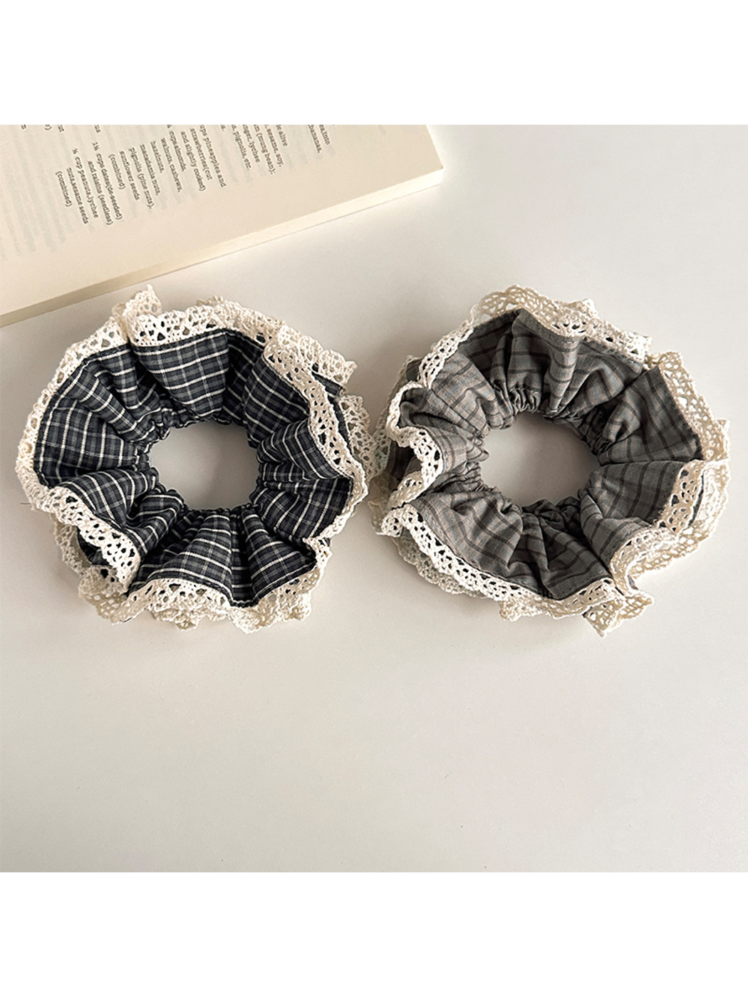 Gifty - Vintage Plaid Lace Trim Hair Scrunchie