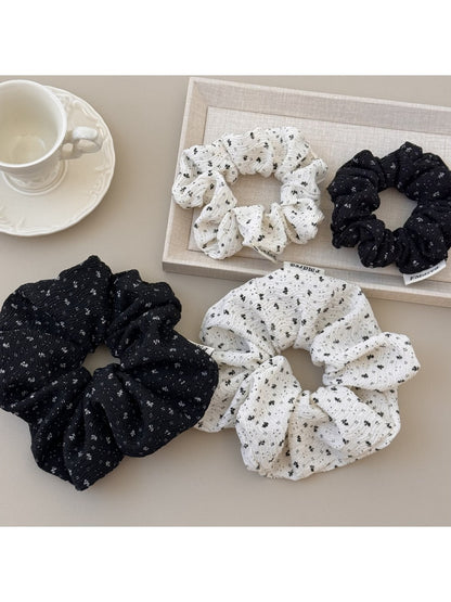 Gifty - Floral Print Fabric Scrunchie