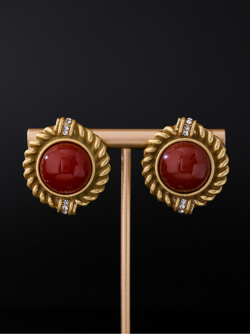 Earedge - Vintage Geometric Framed Round Stud Earrings