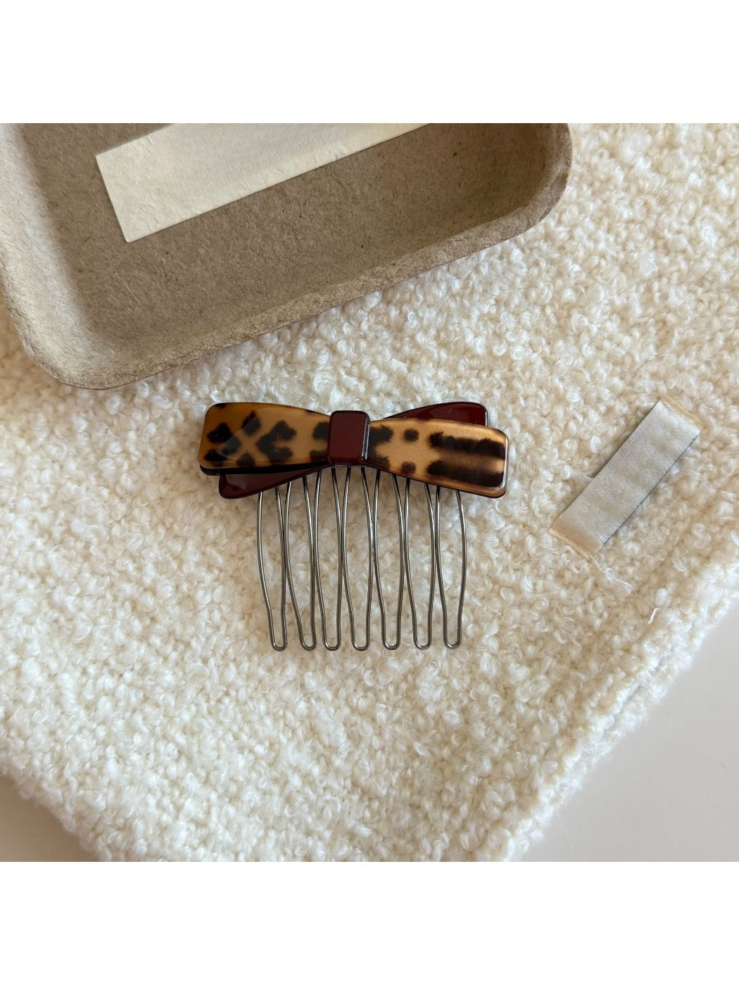 Beau - Cute Bow-Shaped Side Hair Clip