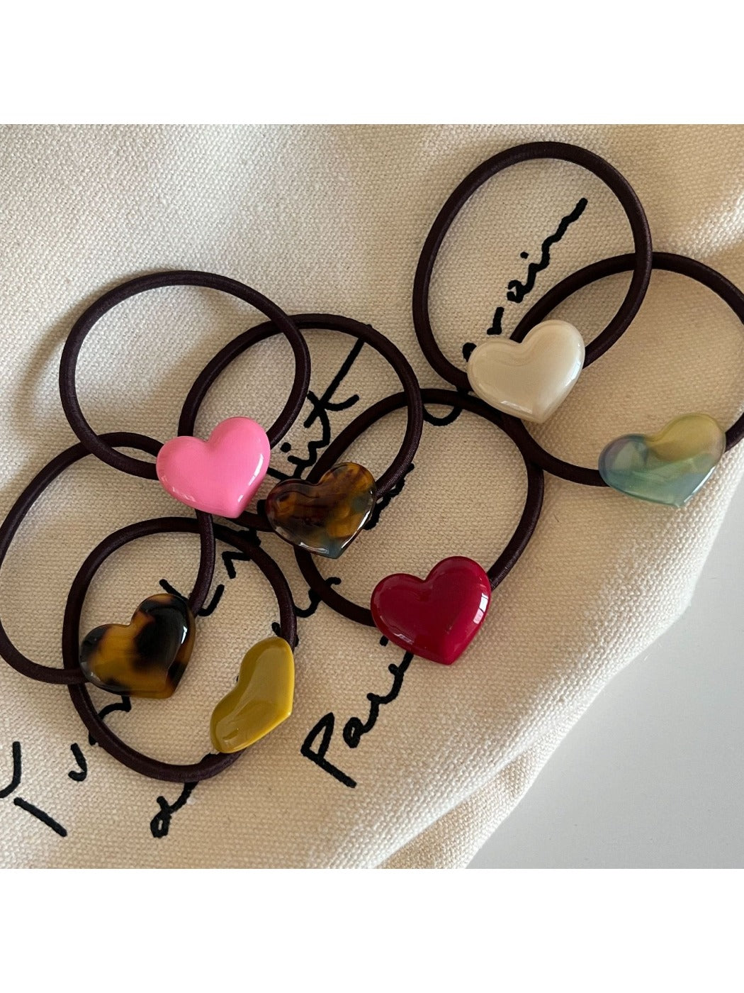 Gifty - Vintage Heart Shaped Hair Tie