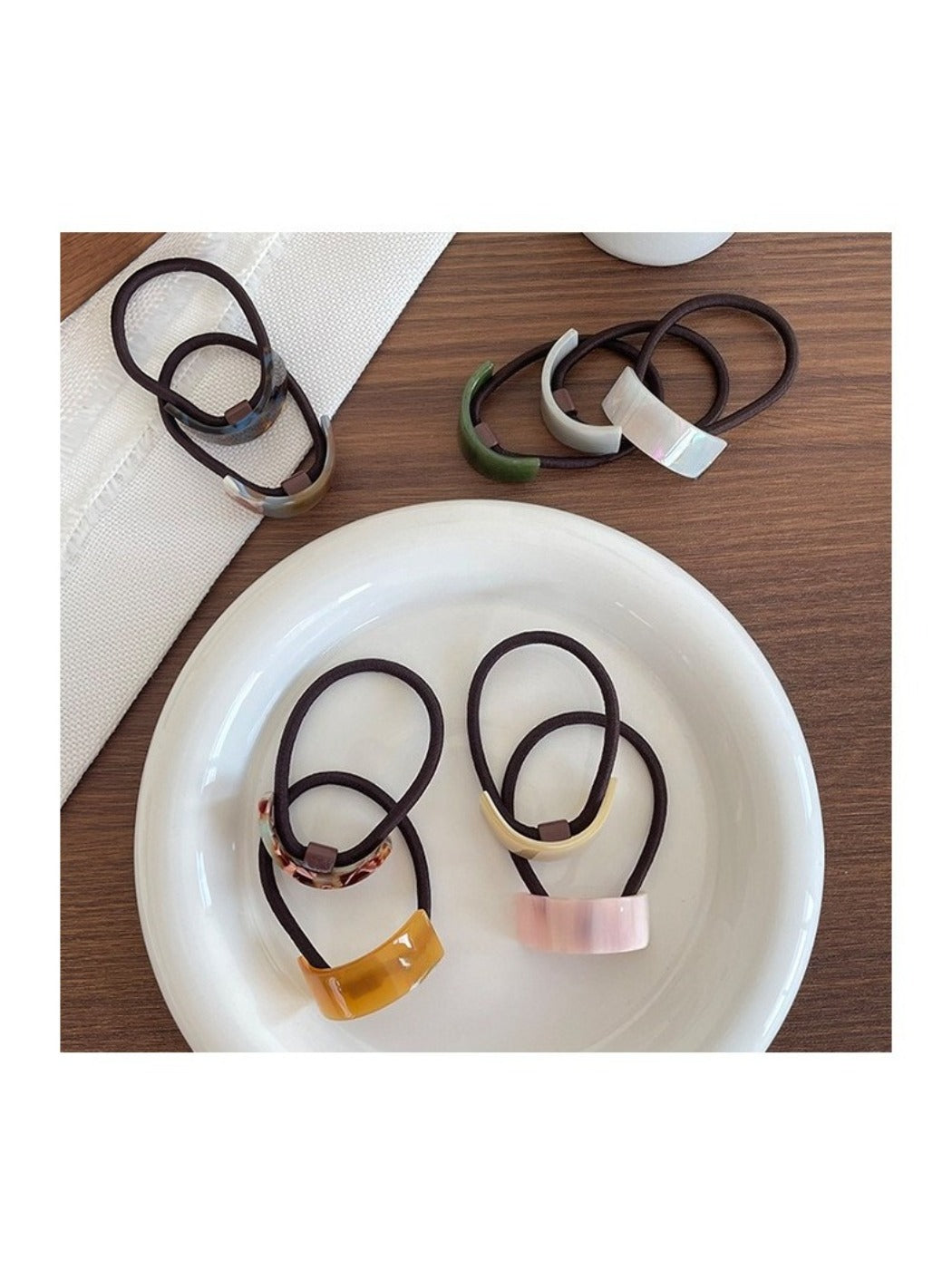 Gifty - Elegant Geometric Arch Hair Tie