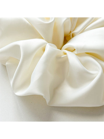 Gifty - Elegant Satin Hair Scrunchie