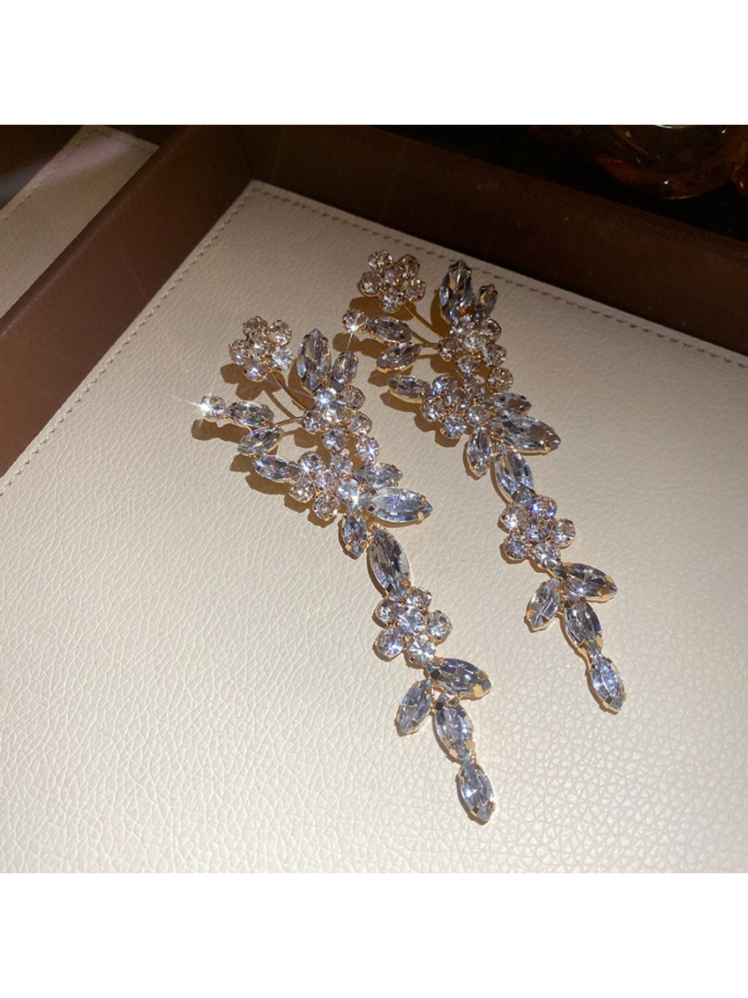 Earedge - Vintage Floral Rhinestone Tassel Earrings