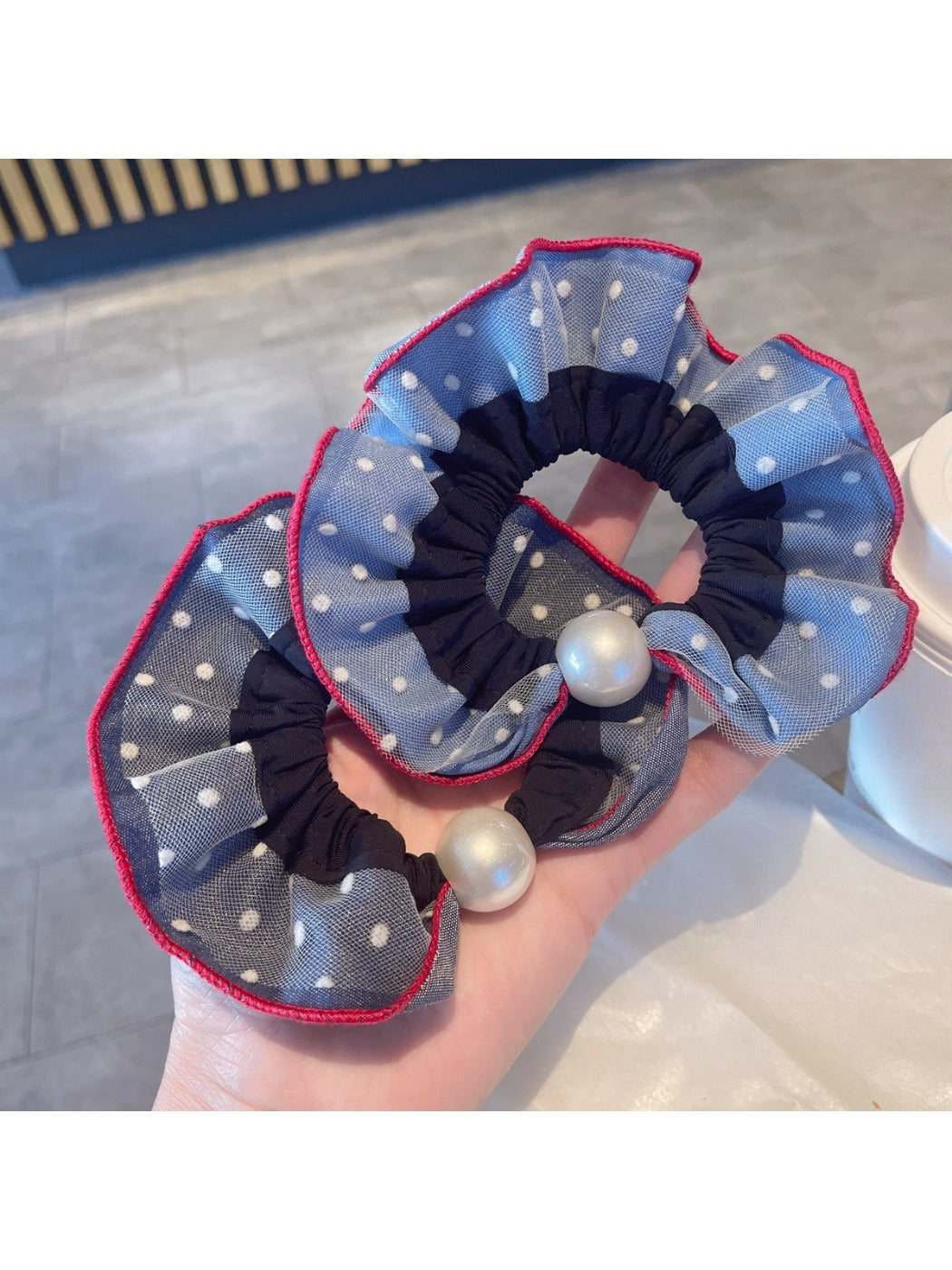 Gifty - Versatile Polka Dot Scrunchie