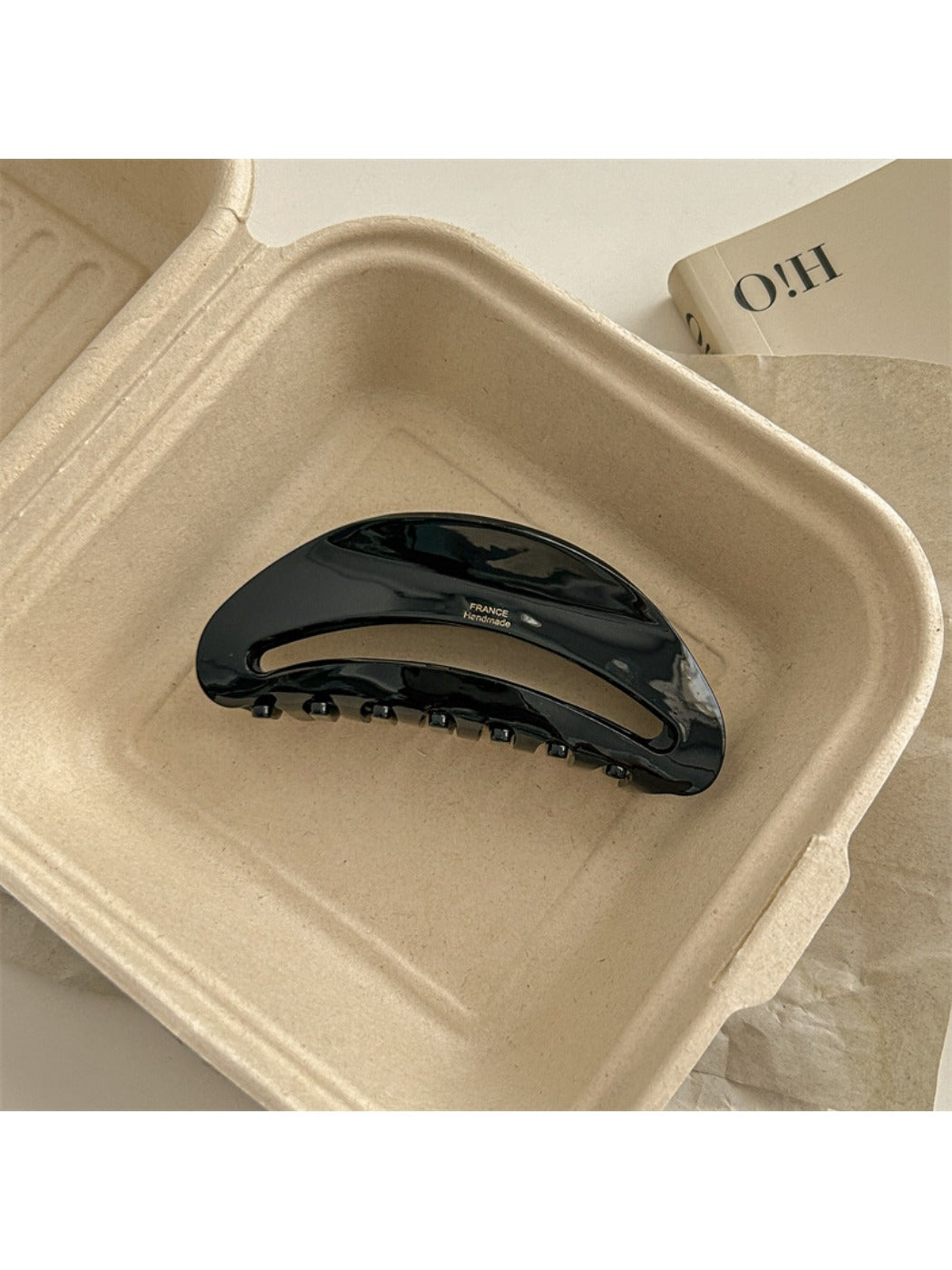 Beau - Iridescent Oval Claw Clip