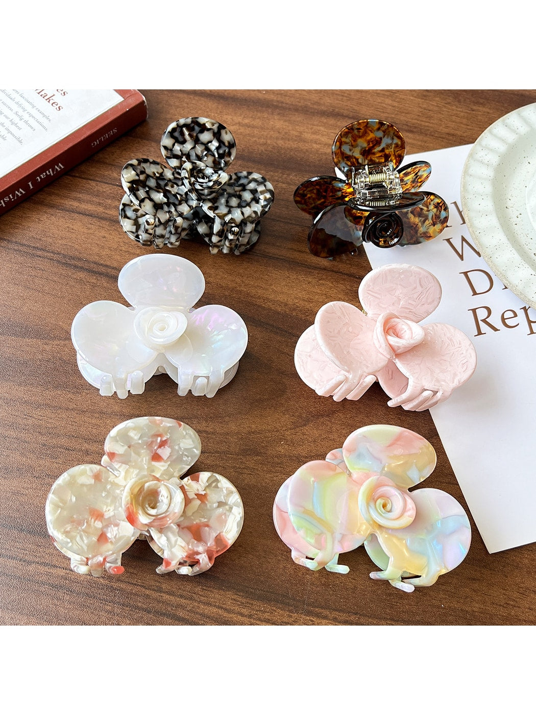 Beau - Geometric Flower Acetate Fiber Hair Claw Clip