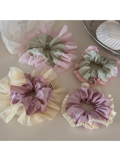 Gifty - Graceful Ruffled Edge Design Scrunchie
