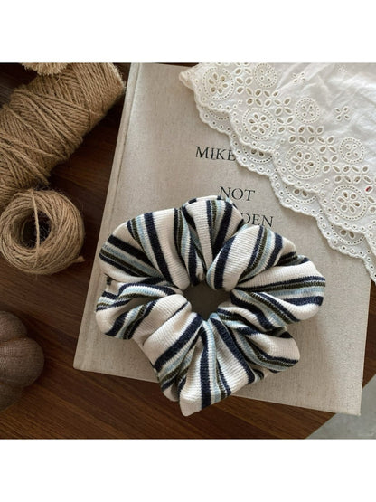Gifty - Trendy Striped Scrunchie Hair Ties