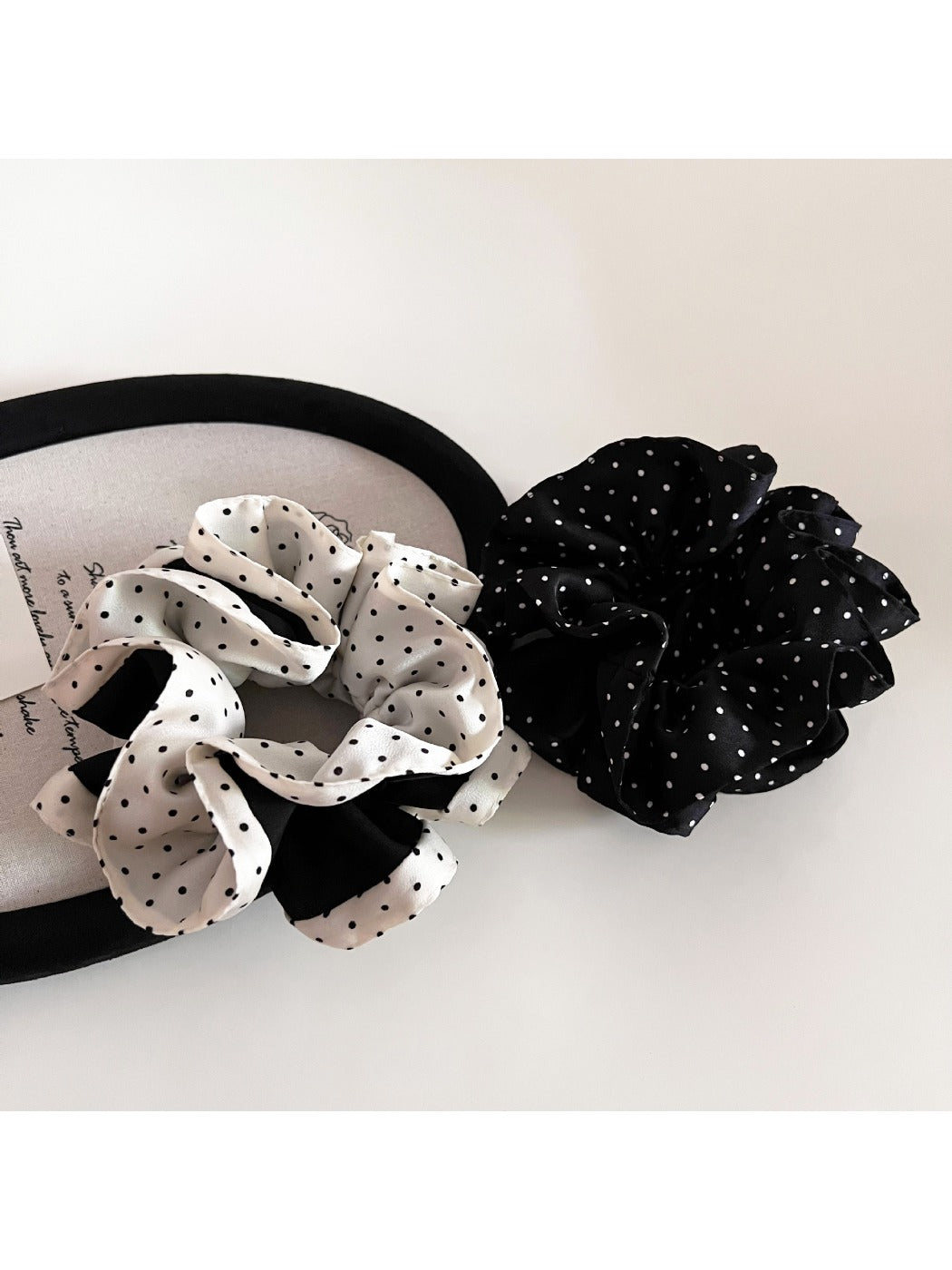 Gifty - Elegant Satin Polka Dot Scrunchie