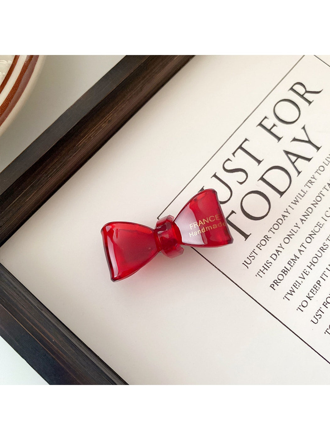 Beau - Glossy Acetate Fiber Bow Accent Hair Clip