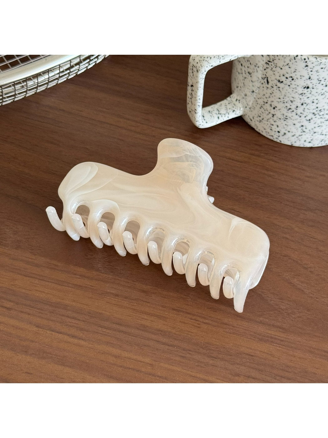 Beau - Marbled Plastic Geometric Line Claw Clip