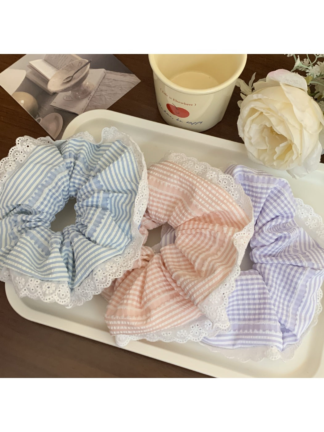 Gifty - Striped Lace-Trimmed Scrunchie