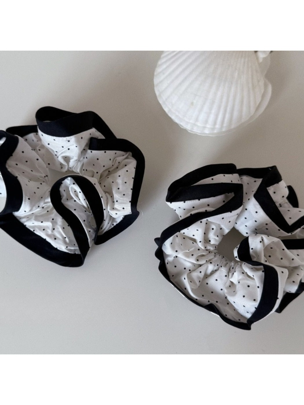 Gifty - Ruched Polka Dot Scrunchie