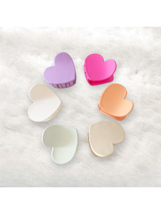 Beau - Matte Heart Shape Plastic Hair Claw Clip