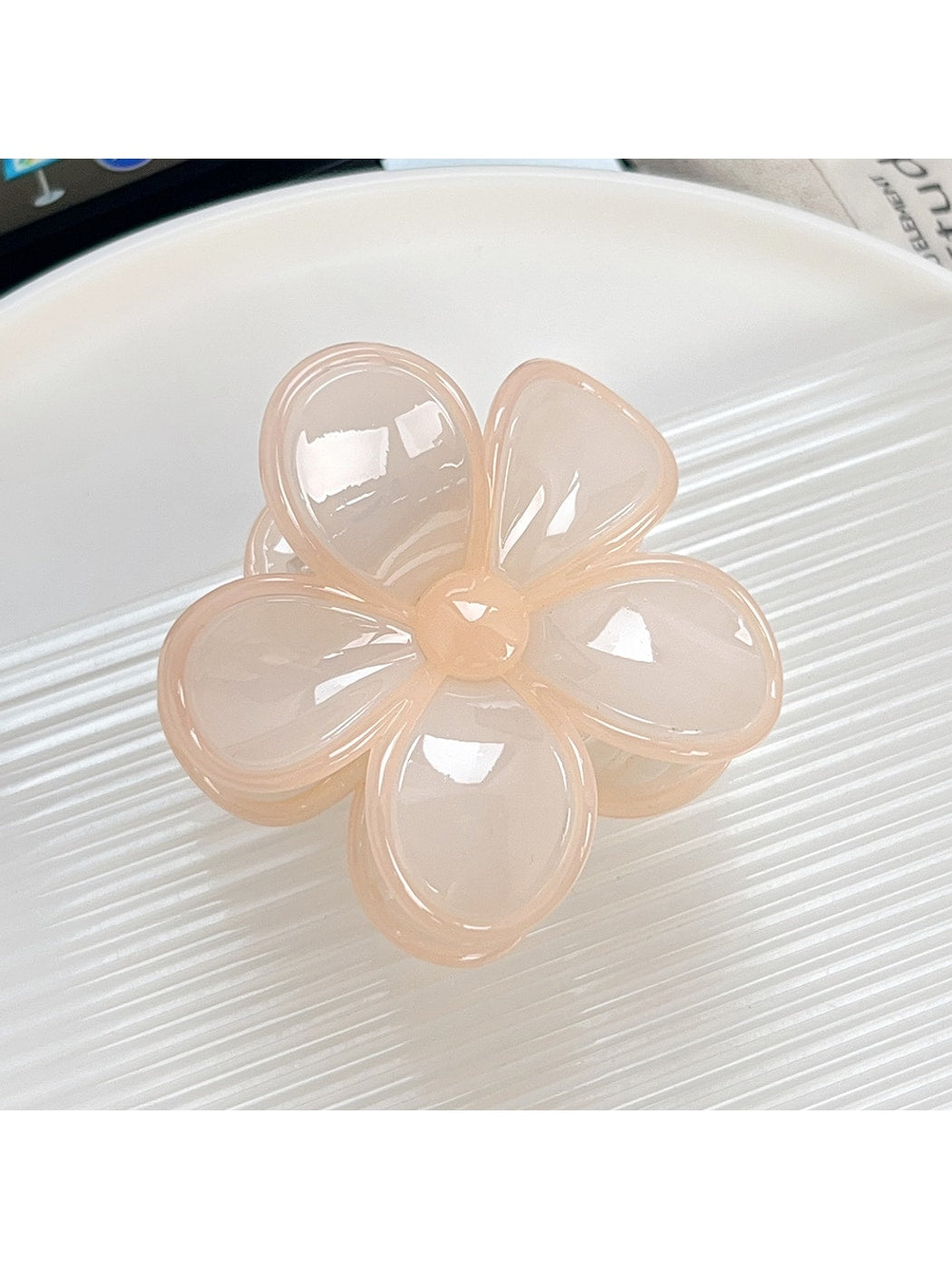 Beau - Fresh Style Floral Plastic Hair Claw Clip