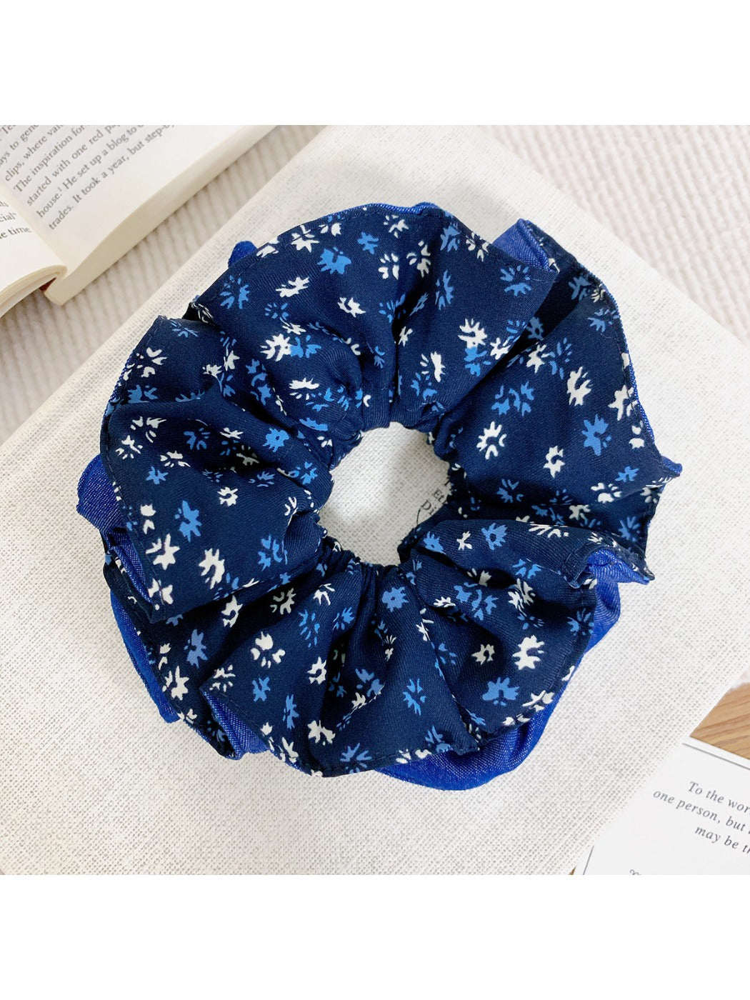 Gifty - Navy Blue Floral Hair Tie