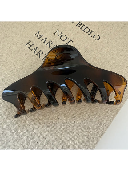 Beau - Minimalist Keel Shaped Hair Claw Clip