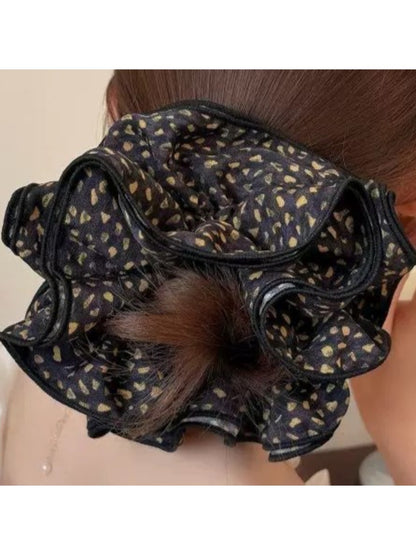 Gifty - Spring Retro Polka Dot Ruffled Scrunchie