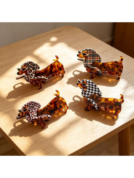 Beau cartoon dachshund claw clip closed view showing dog face design