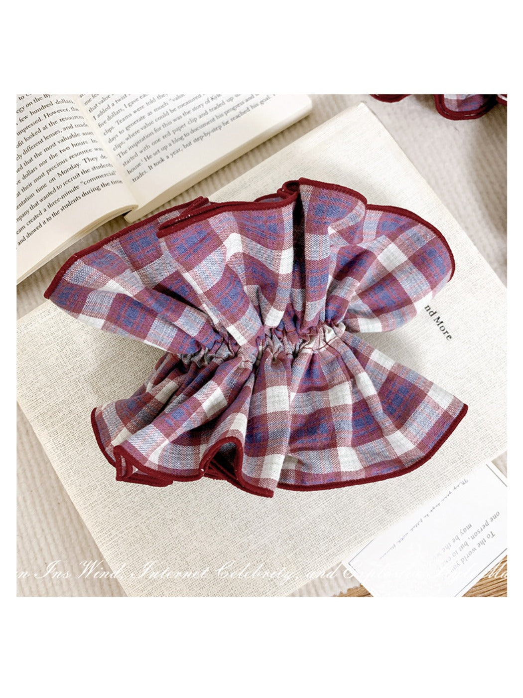 Gifty - Gingham Scrunchie Hair Ties