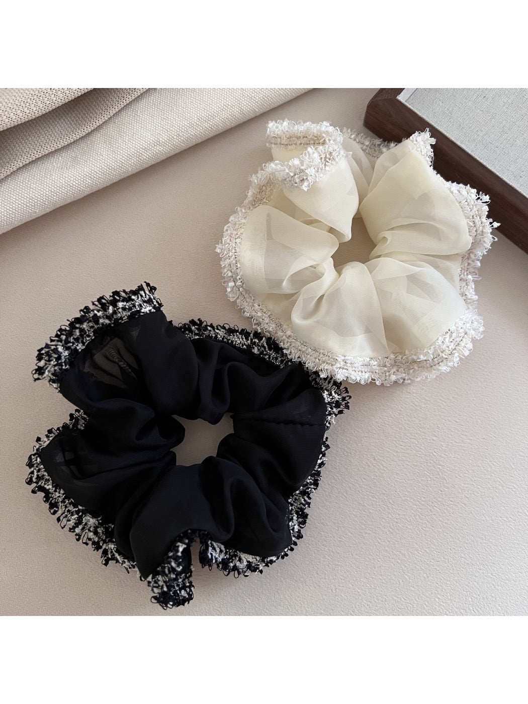 Gifty - Organza Tassel Hair Scrunchie