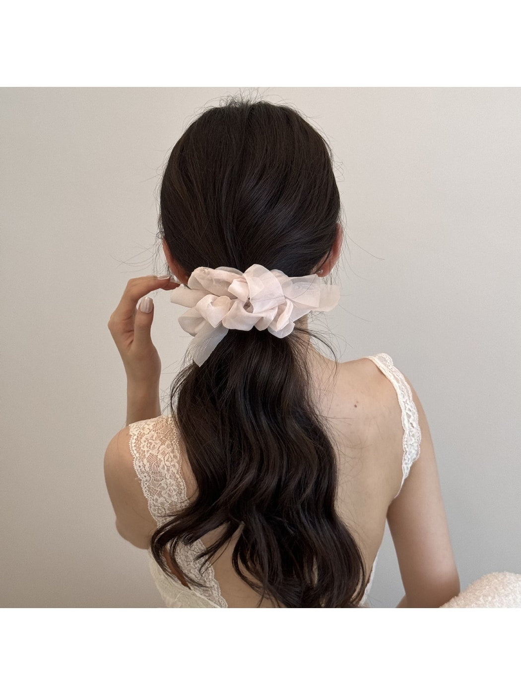 Gifty - Polyester Bow Detail Round Scrunchie Hair Tie