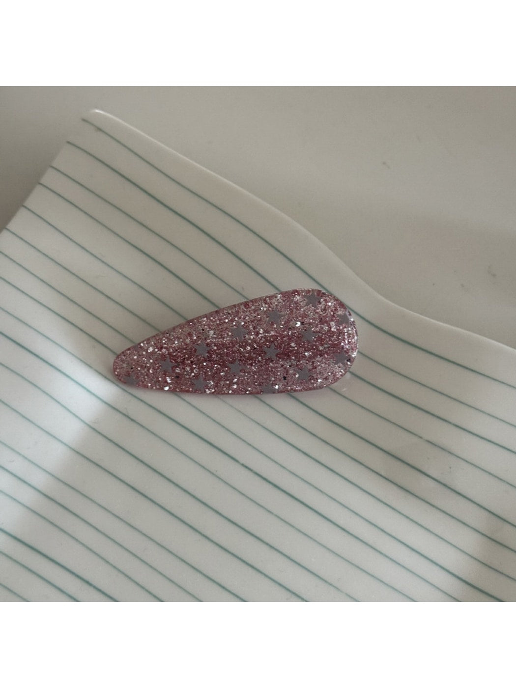 Beau - Glitter Star Pattern Acrylic Arc Claw Clip