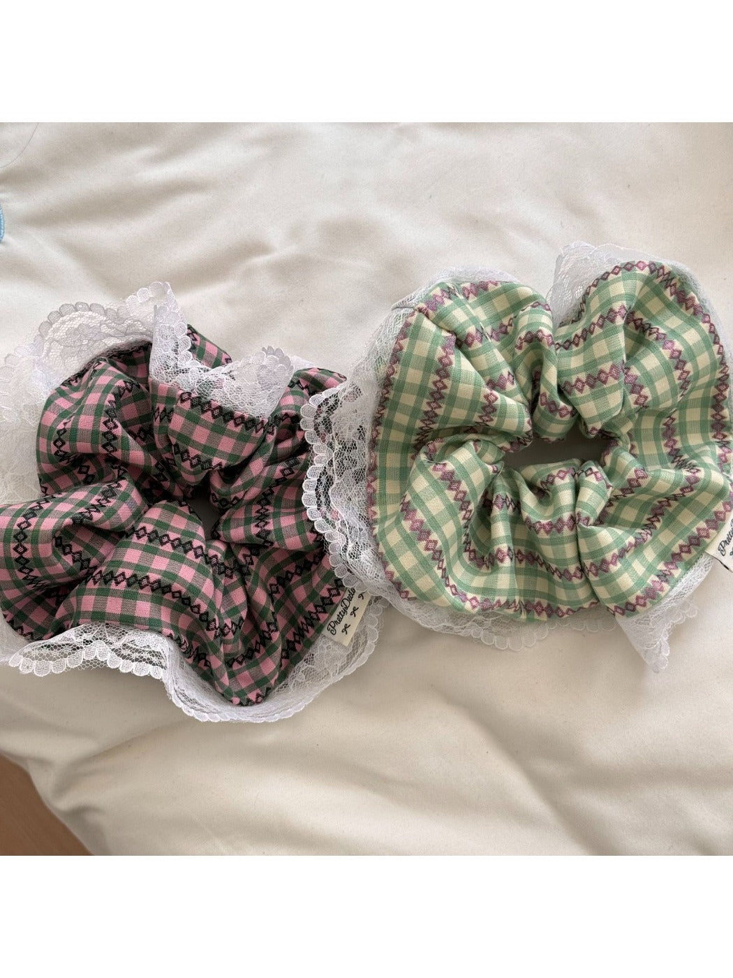 Gifty - Lace Scrunchie Hair Tie