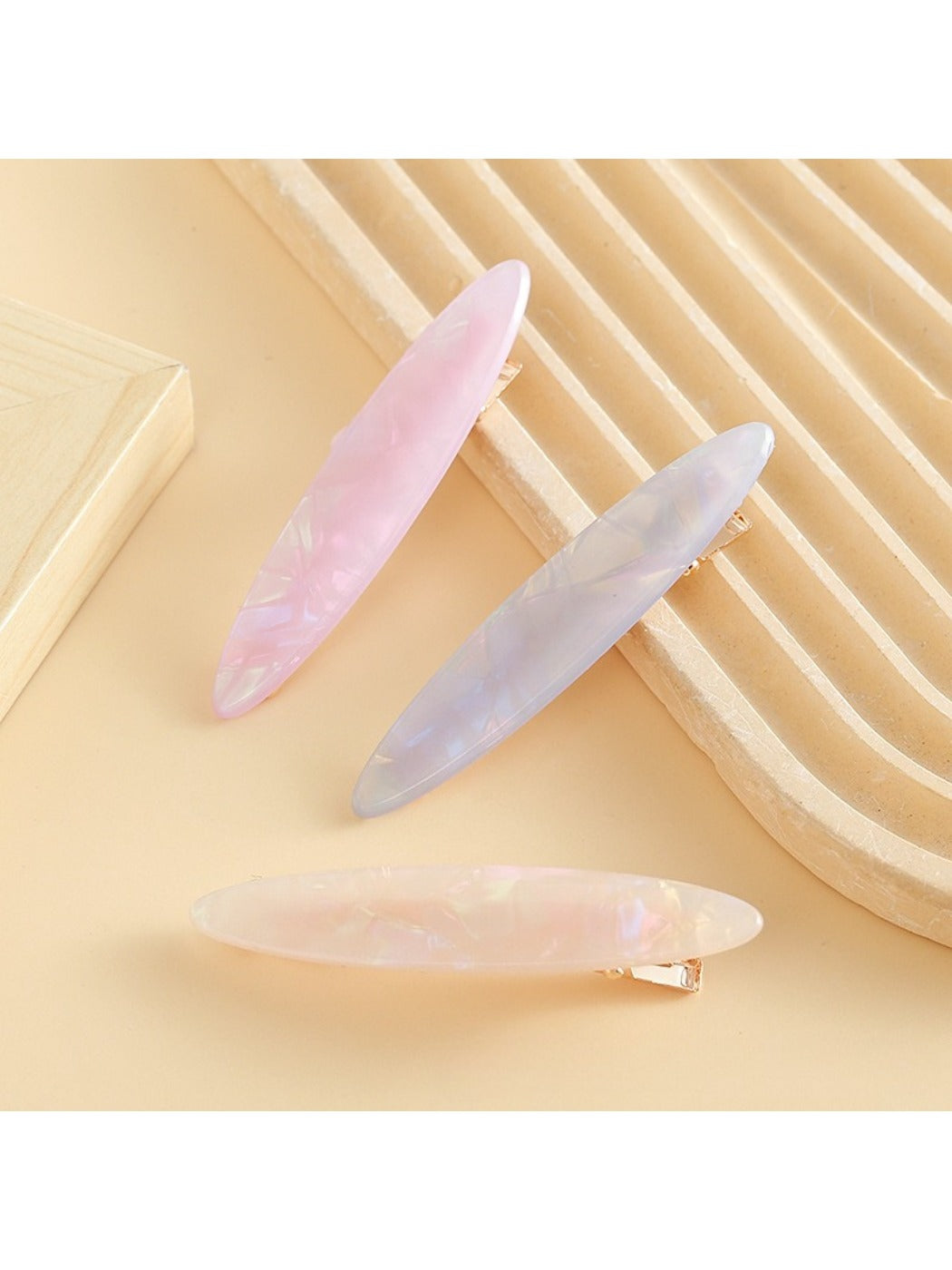 Beau - Gradient Oval Hair Clip