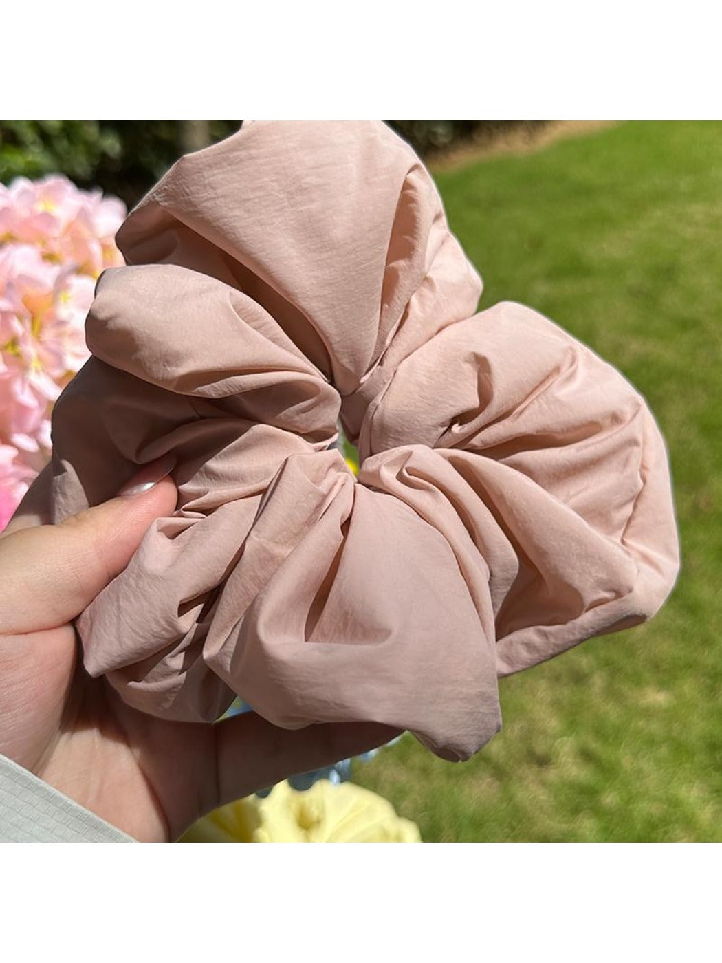Gifty - Puff Cream Colored Cloud Hair Loop