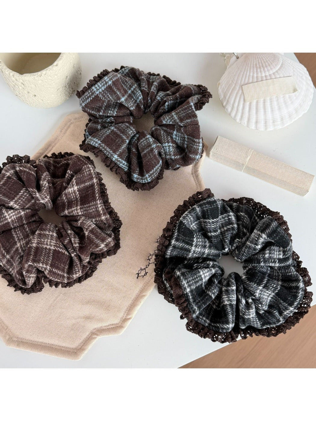 Gifty - Classy Plaid Hair Scrunchie