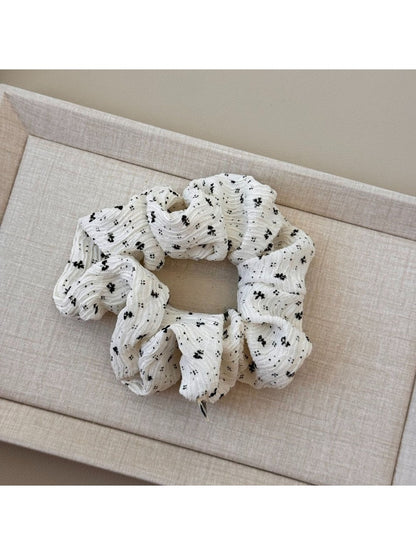 Gifty - Floral Print Fabric Scrunchie