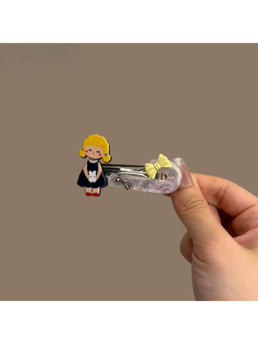 Beau cute cartoon hair clip featuring a smiling character with colorful details