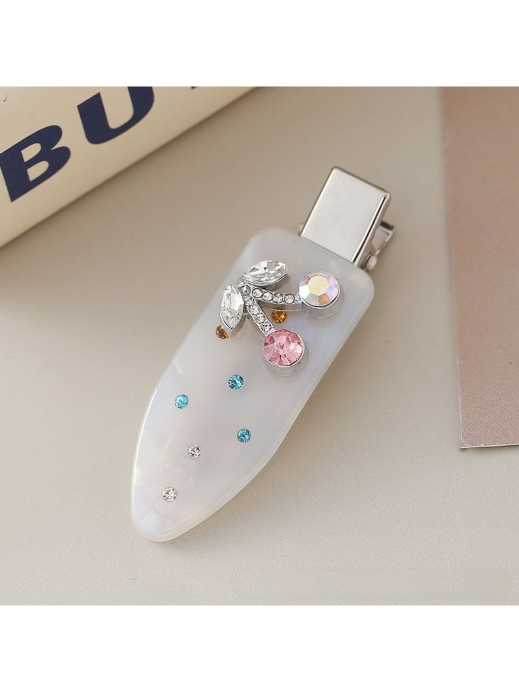 Beau - Cute Oval Hair Clip
