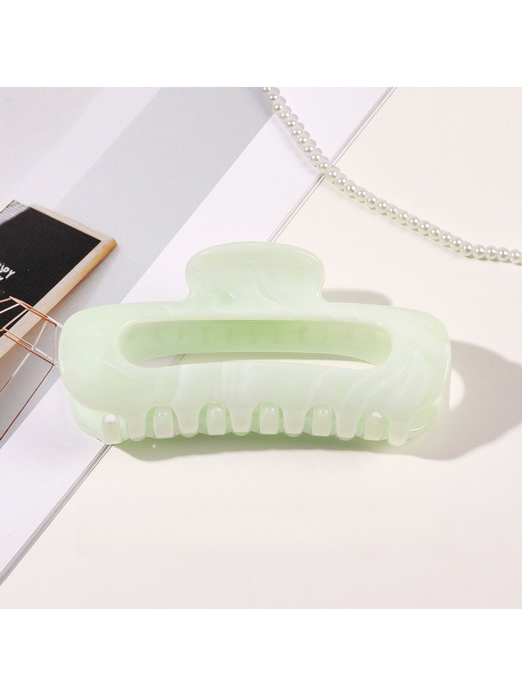 Beau - Glossy Marble Look Oval Hair Claw Clip