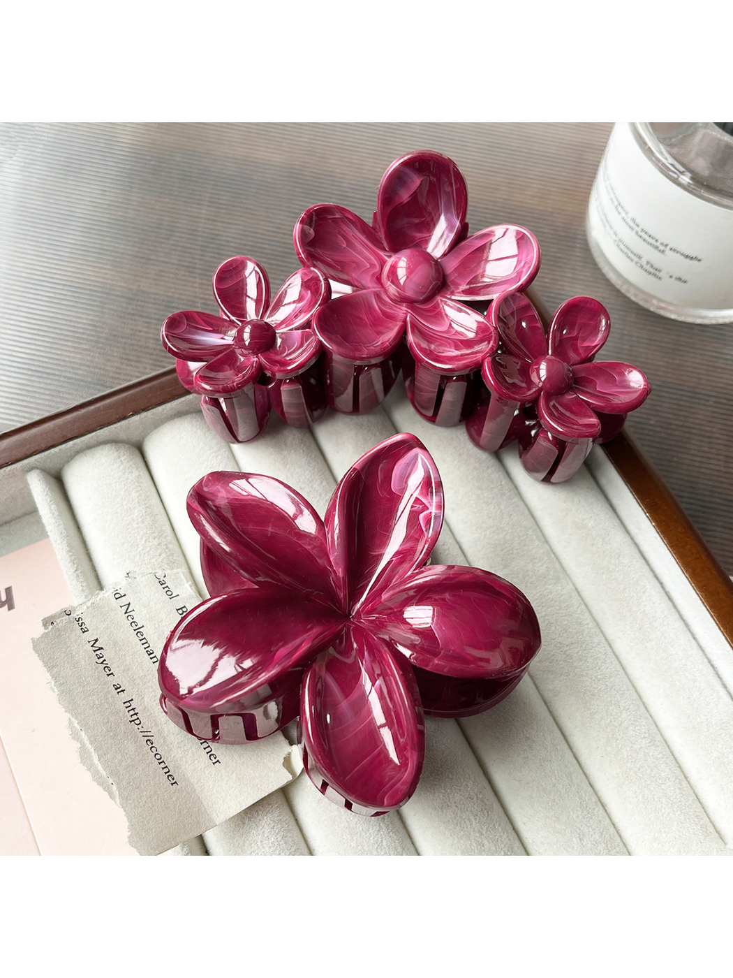 Beau - Marbled Flower Accent Large Plastic Claw Clip