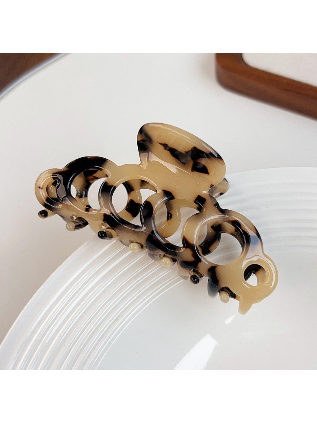 Beau - Openwork Geometric Acetate Alloy Claw Clip