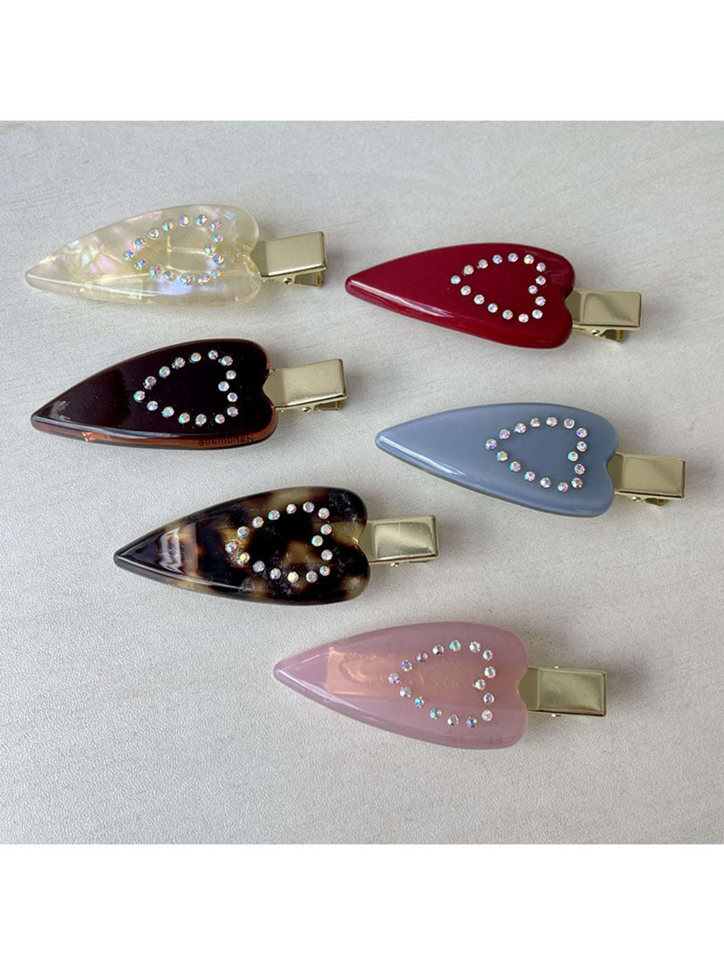 Beau - Minimalist Heart Shaped Hair Clip