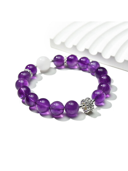 Side view of Lovra vintage crystal beaded bracelet showing bead details