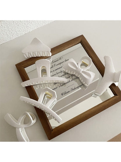 Beau - Elegant White Hair Claw Clip