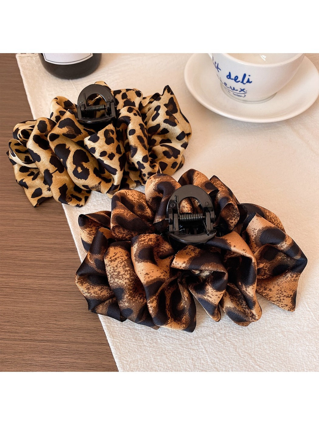 Beau - Vintage Leopard Print Pleated Claw Clip