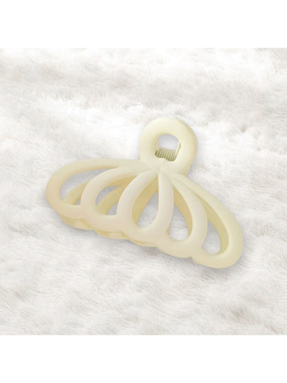 Beau - Hollow Fan Shape Plastic Hair Claw Clip