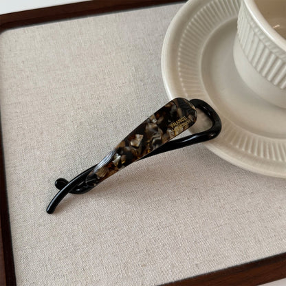 Beau - Acetate Geometric Marble Twist Hair Clip