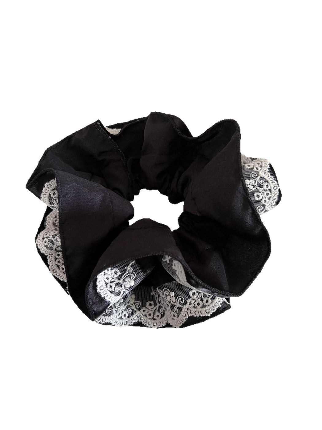 Gifty - Vintage Lace Trim Scrunchie
