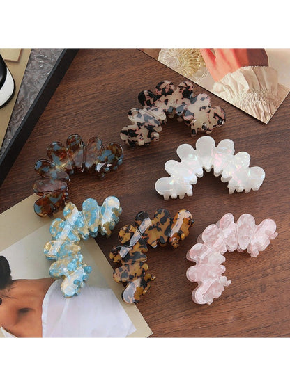 Beau - Petal Shaped Claw Clip
