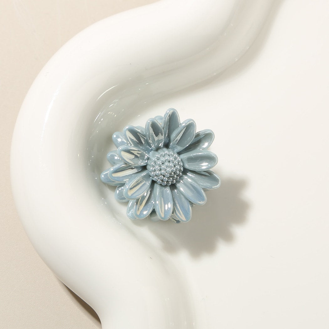 Beau - Minimalist Petal Shape Floral Claw Hair Clip
