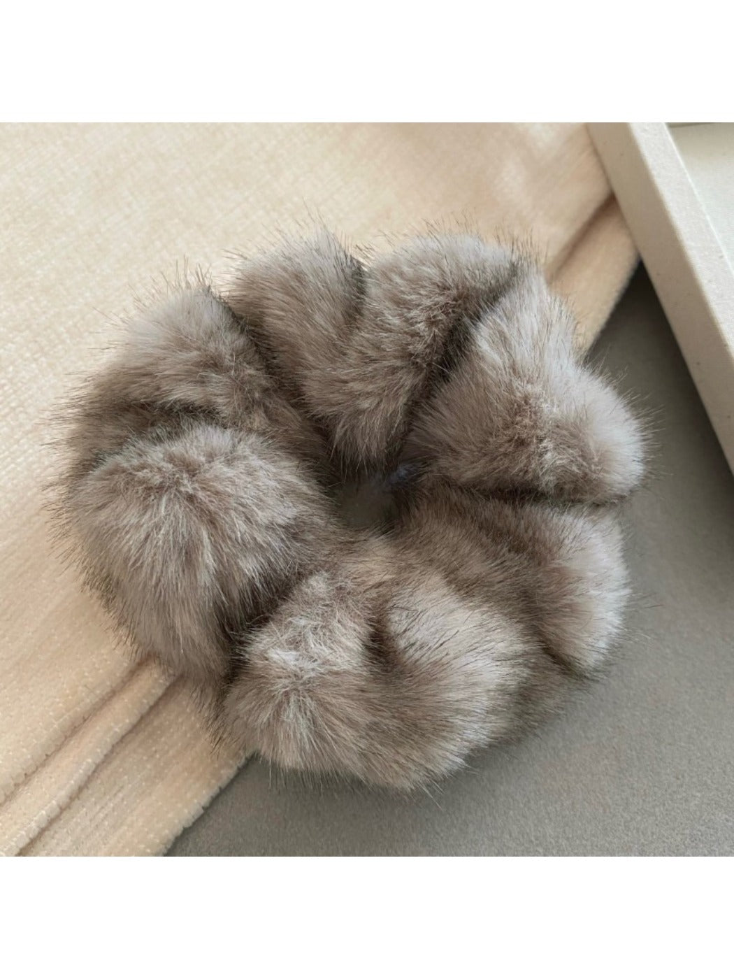 Gifty - Vintage Plush Scrunchie Hair Ties