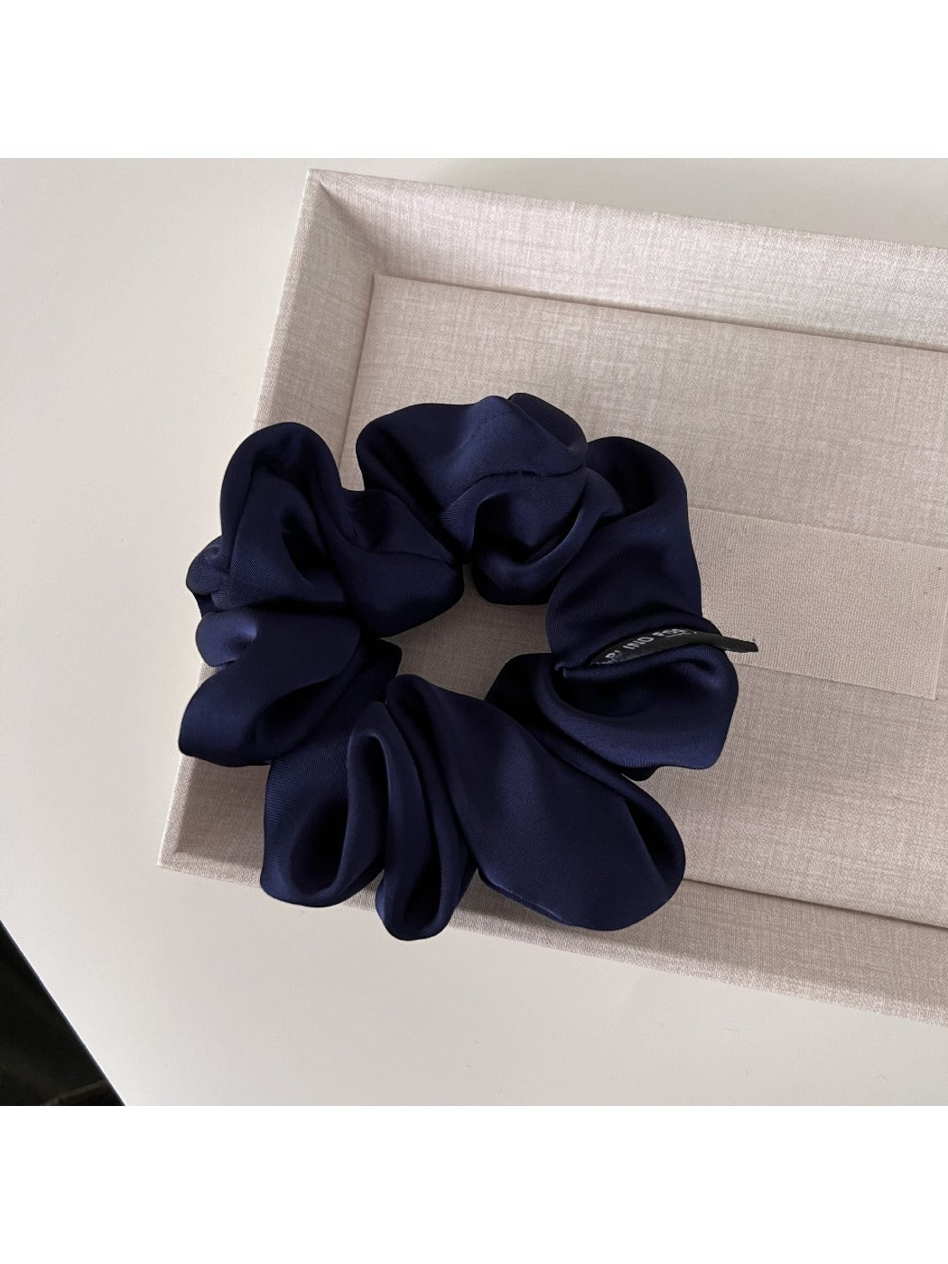 Gifty - Luxury Satin Scrunchie Hair Ties